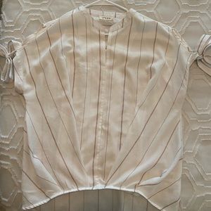 Women’s short sleeve shirt size medium